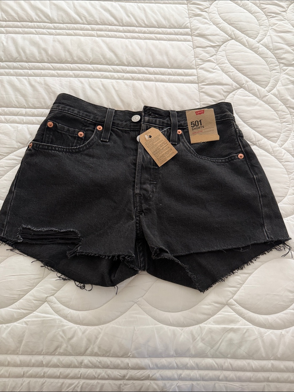 NWT Levi’s High Rise Shorts Black Denim 501 Fly Button Shorts Size 24 - Picture 2 of 5